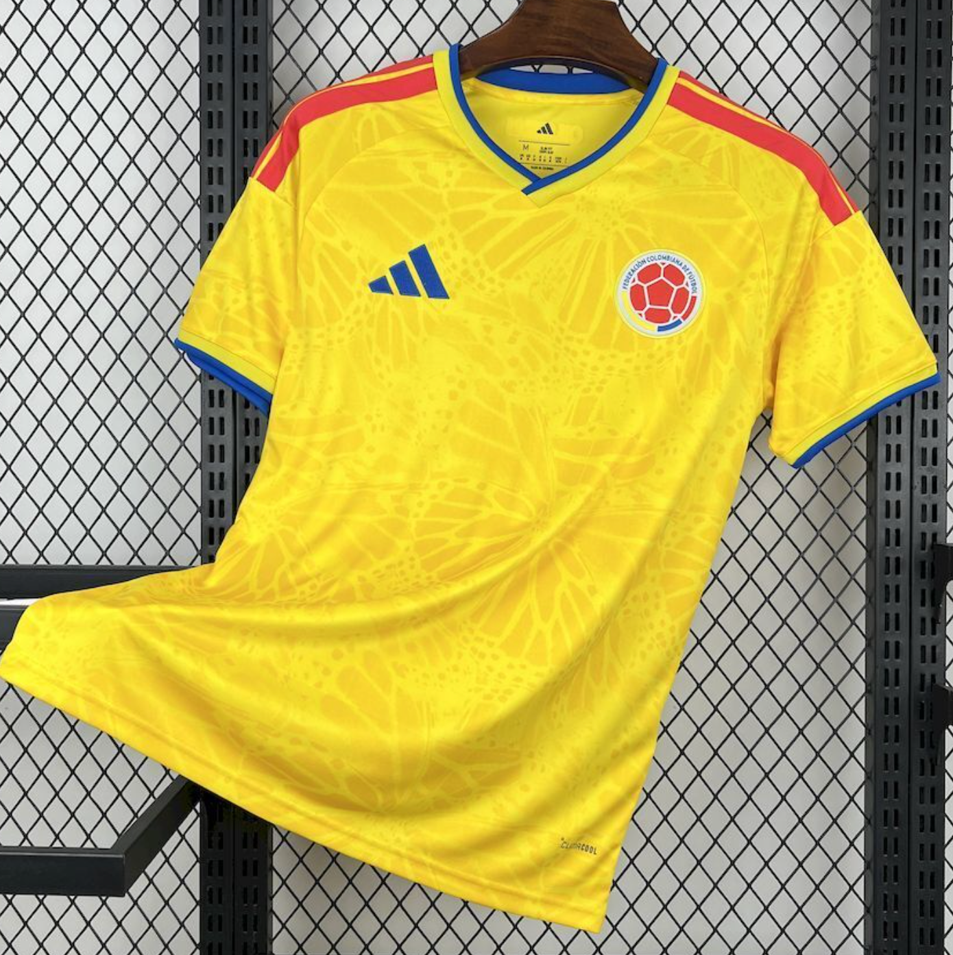 Colombia Home Jersey – La Piel de un País que Nunca Deja de Soñar