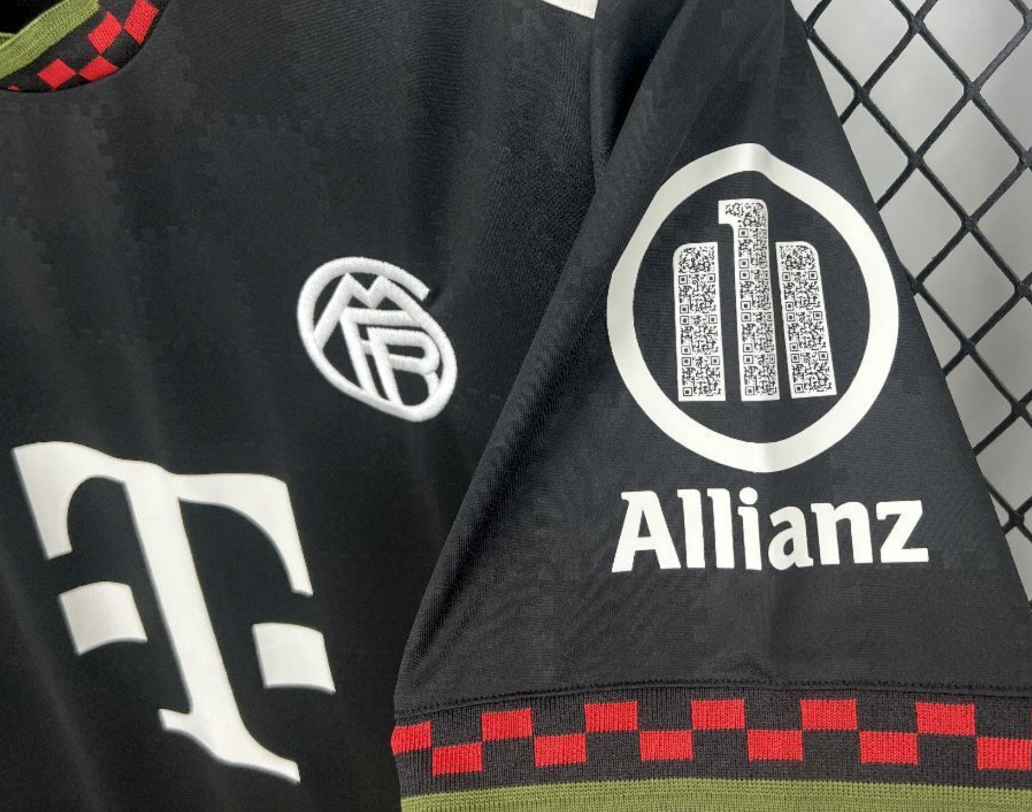 Bayern Munich Black Heritage Jersey – Fan Edition 2025/2026