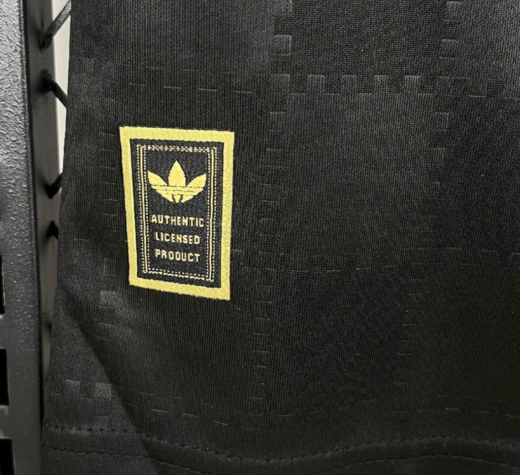 Bayern Munich Black Heritage Jersey – Fan Edition 2025/2026