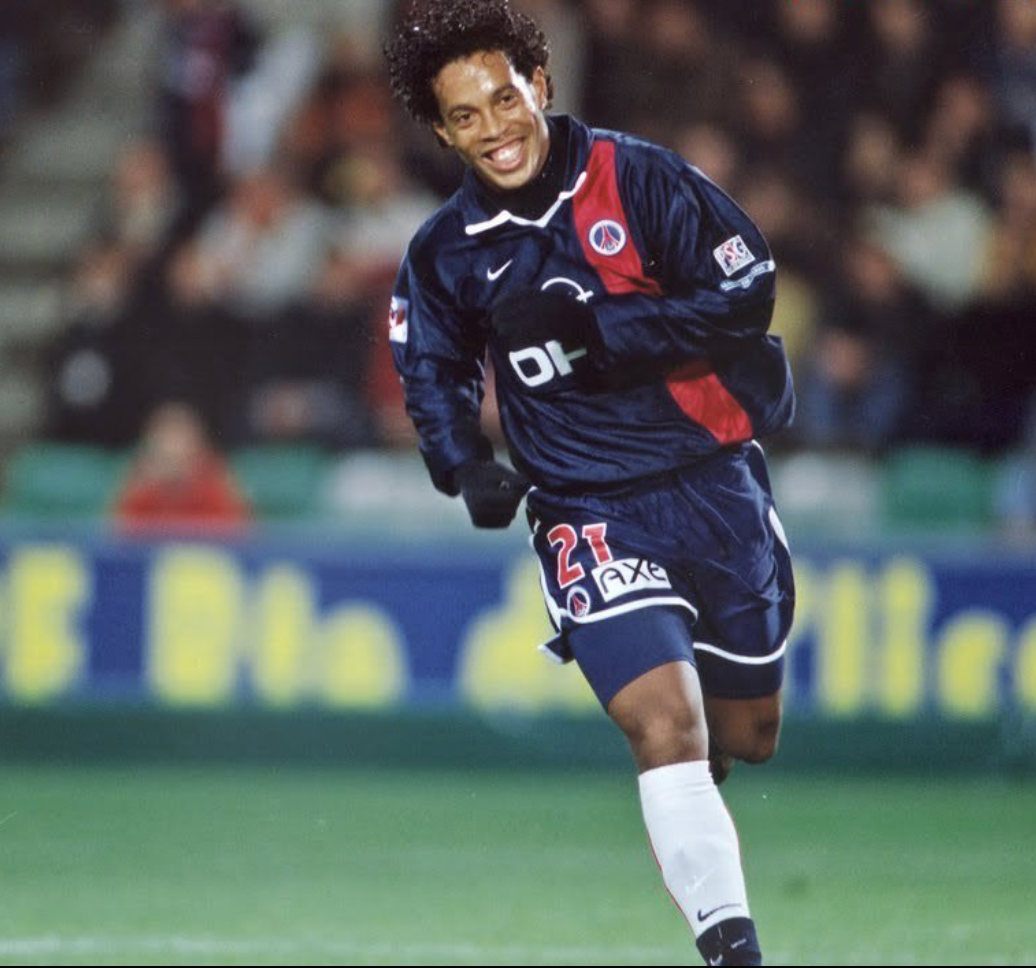 Paris Saint-Germain Retro Jersey — Ronaldinho Era Street Icon