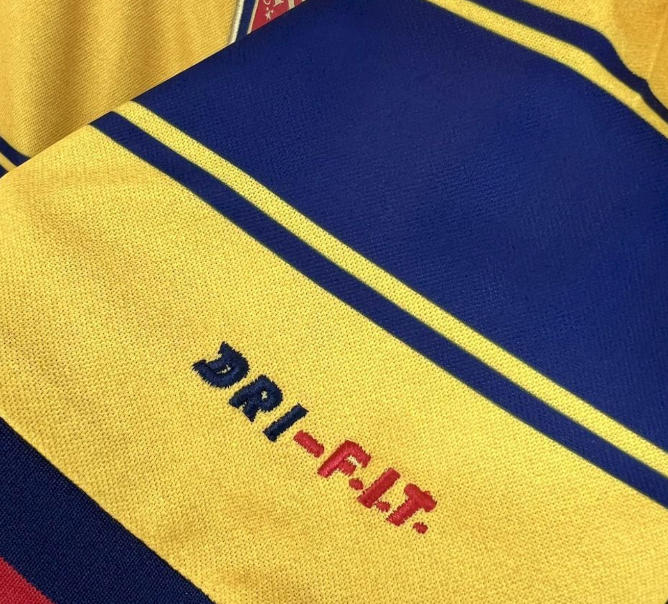 Arsenal 1997/98 Away Shirt – Champions’ Gold