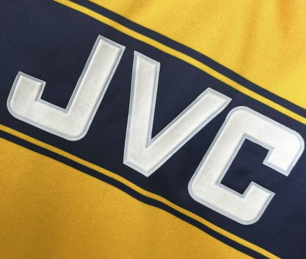 Arsenal 1997/98 Away Shirt – Champions’ Gold