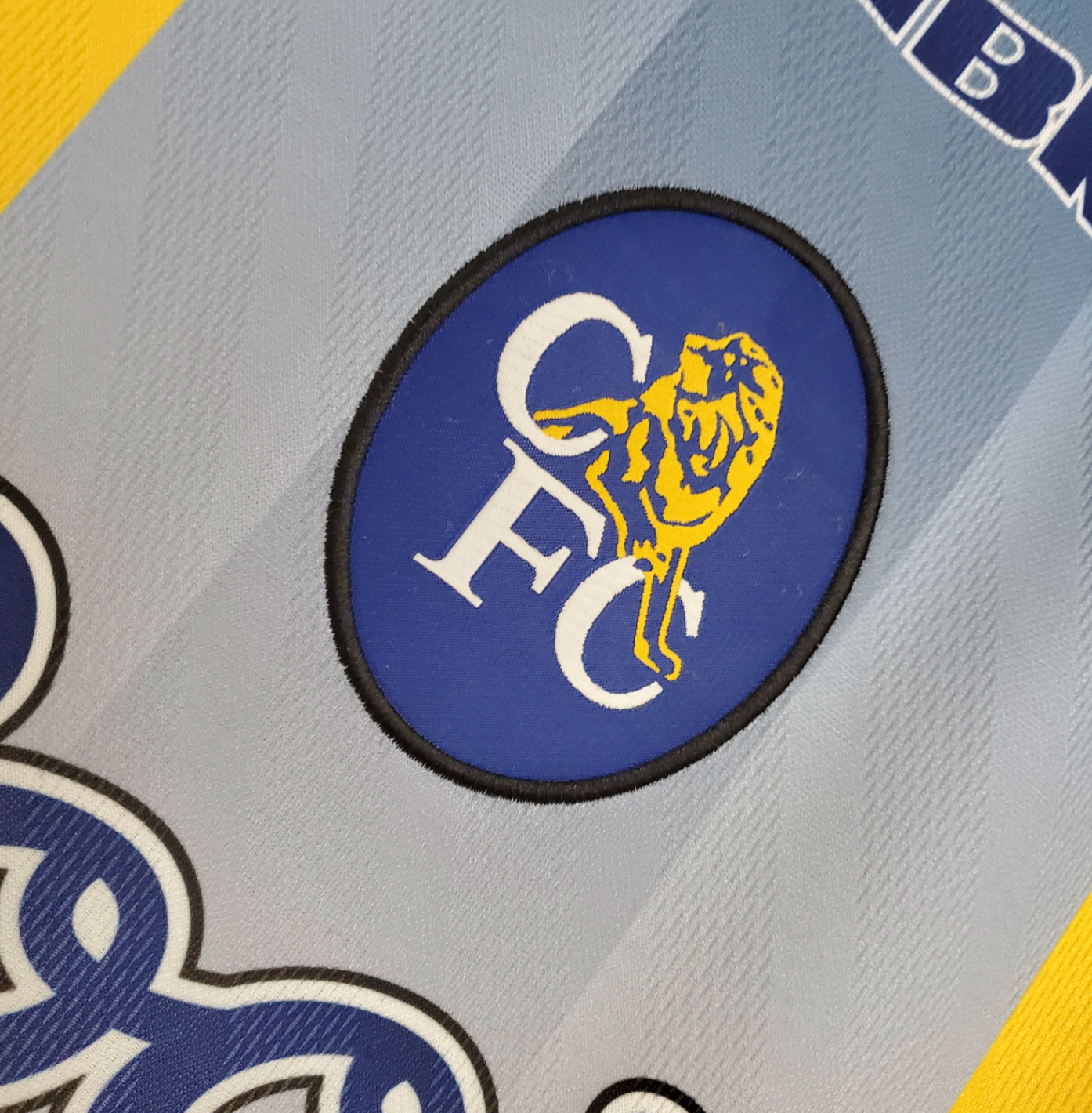 Chelsea Away 1995–1997 – London Grit in Gold